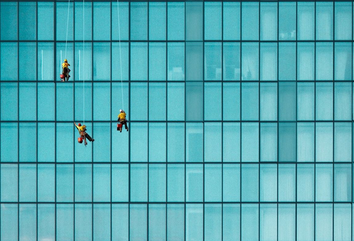 5-safety-tips-for-professional-window-cleaners-the-iso-zone